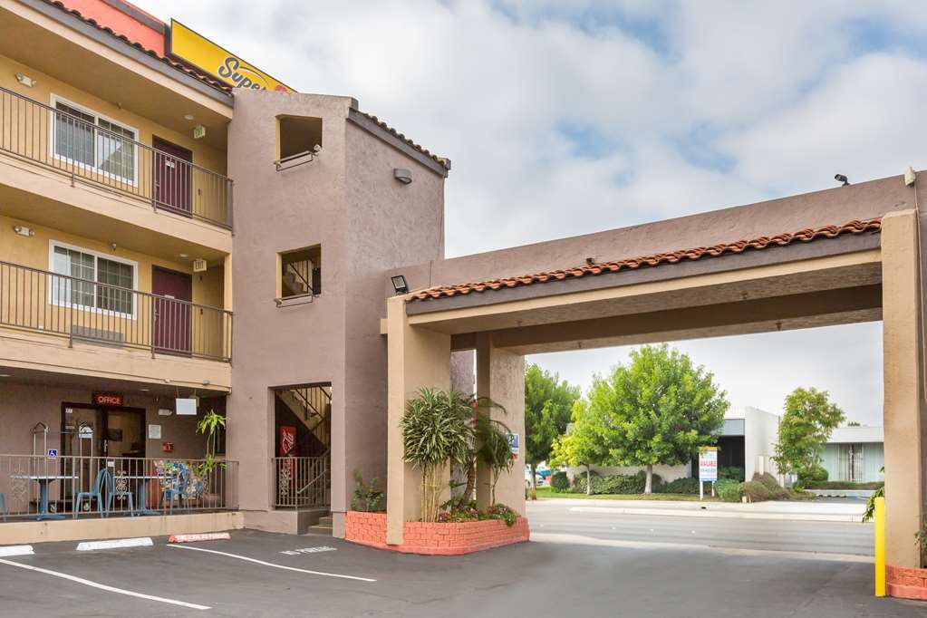 Super 8 By Wyndham El Cajon San Diego Exterior foto